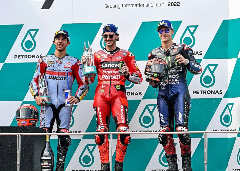 Les Alpinestars marquent le podium MotoGP consécutif des balayages alors que Pecco Bagnaia gagne avec Enea Bastianini Second et Fabio Quartararo troisième à la bataille serrée de Sepang, Malaisie