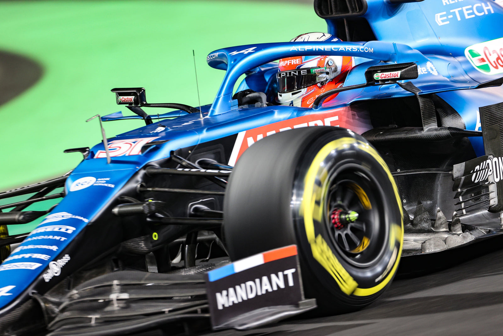 Esteban Ocon brille sous les projecteurs inauguraux du Grand Prix saoudien de JEDDAH