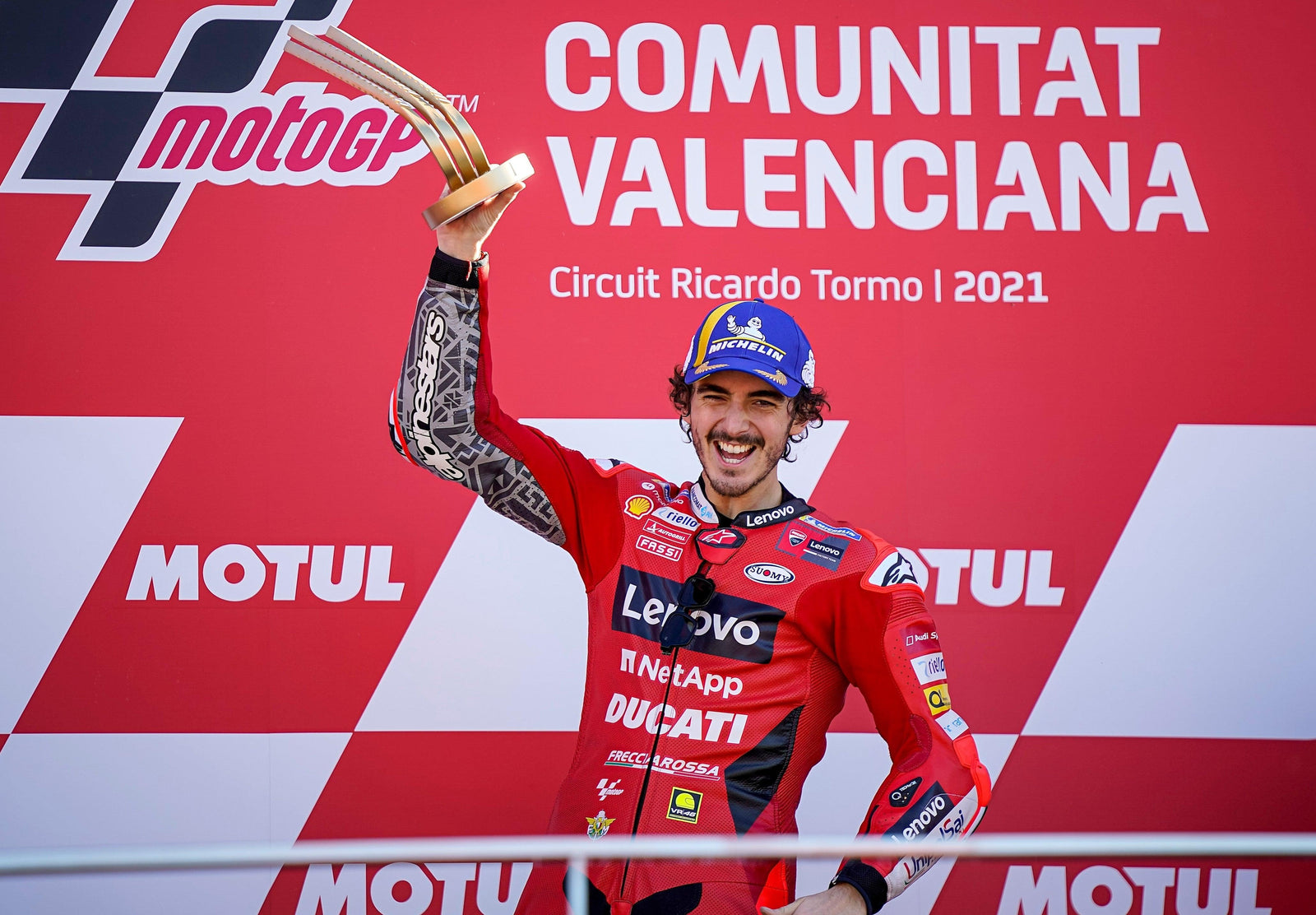 Alpinestars 1,2 dans la dernière course MotoGP de la saison alors que Pecco Bagnaia mène Jorge Martin à Valence