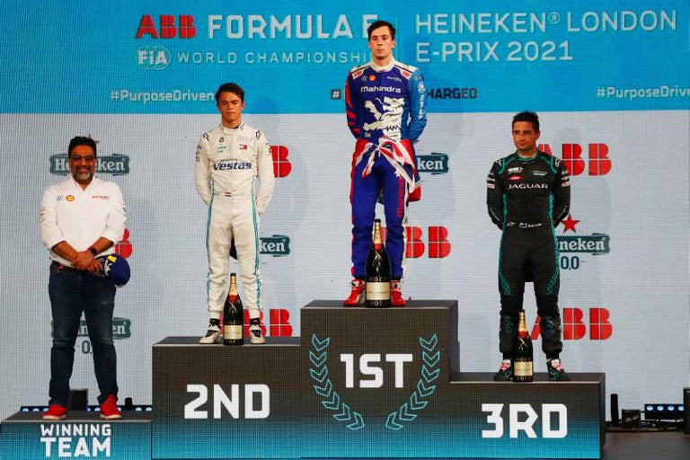 Alpinestars Podium Lock-out alors que Alex Lynn se charge dur sur le sol à domicile pour gagner la Formule E-Prix de London Round 13 Race en Angleterre