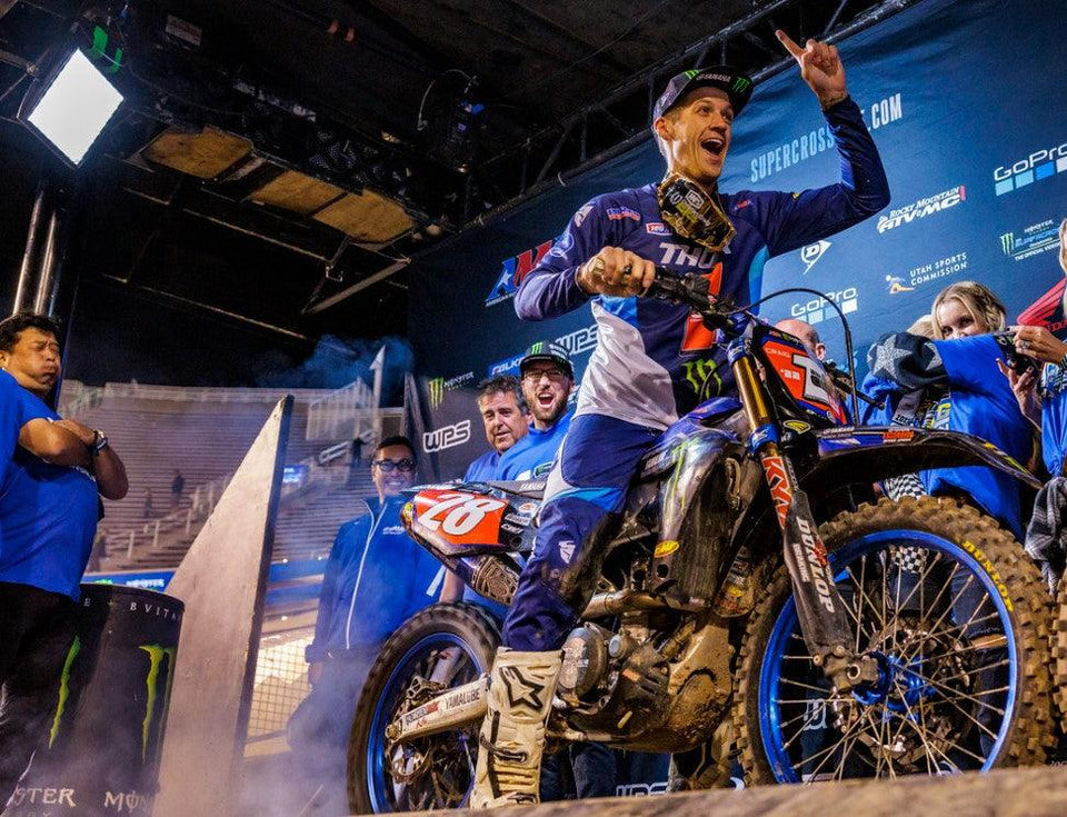 Christian Craig ist der 2022 AMA 250 West Supercross -Champion, der den AMA Supercross Championship Sweep für Alpinestars abgeschlossen hat