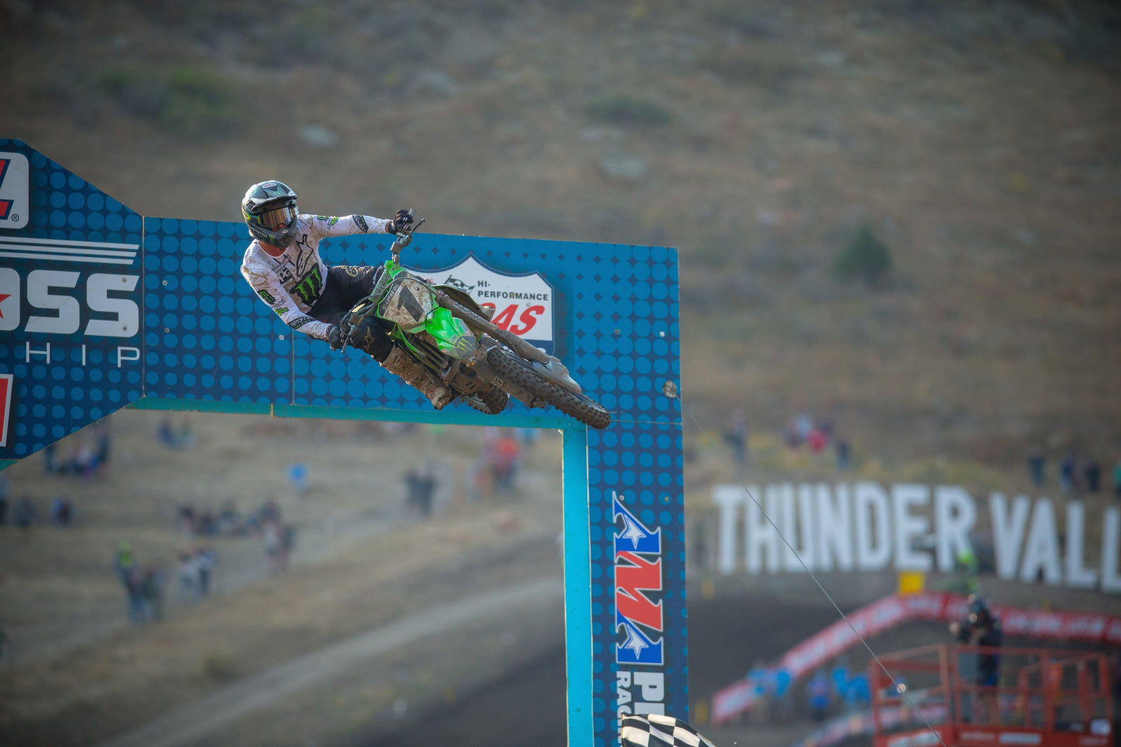 Eli Tomac bringt das Geräusch mit 450 MX -Sieg bei Thunder Valley National, Colorado, insgesamt 450 MX