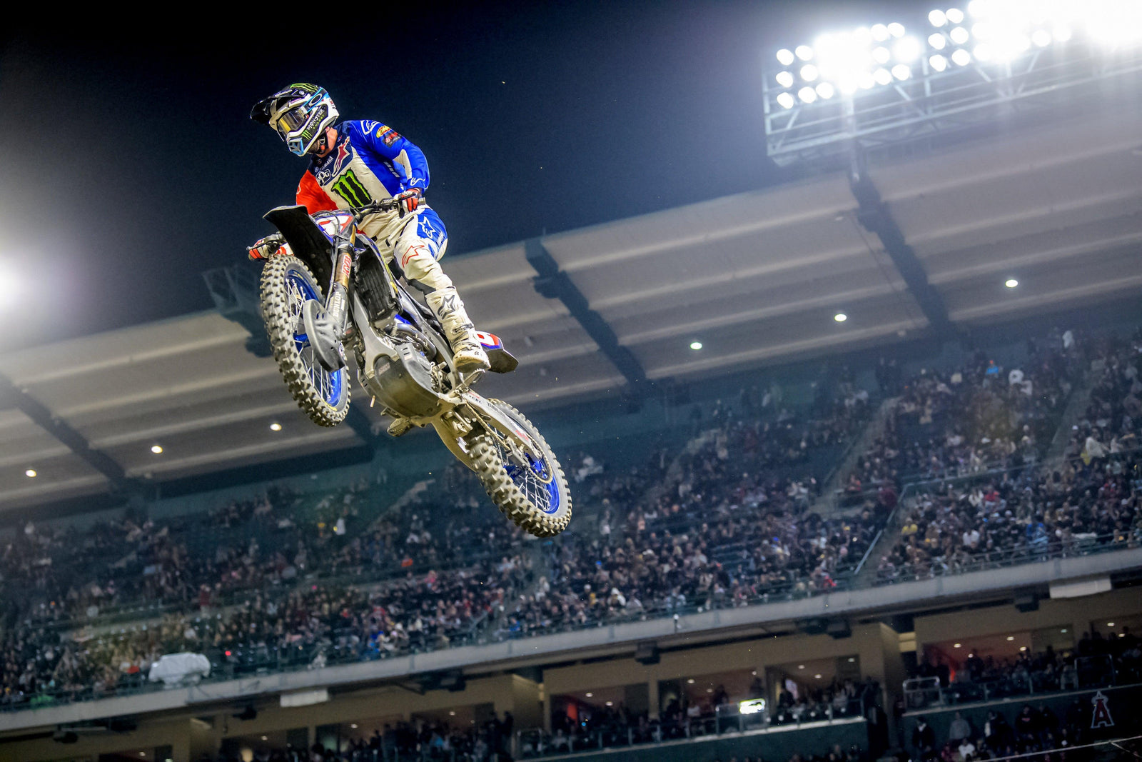 Eli Tomac mène un verrouillage du podium Alpinestars à Anaheim 2 450SX en Californie