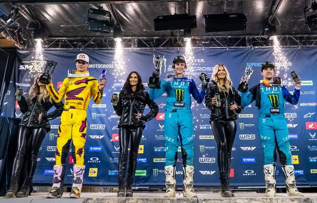 Lock-out du podium Alpinestars alors que Levi Kitchen a un goût de victoire de 250sx ouest à Anaheim 2