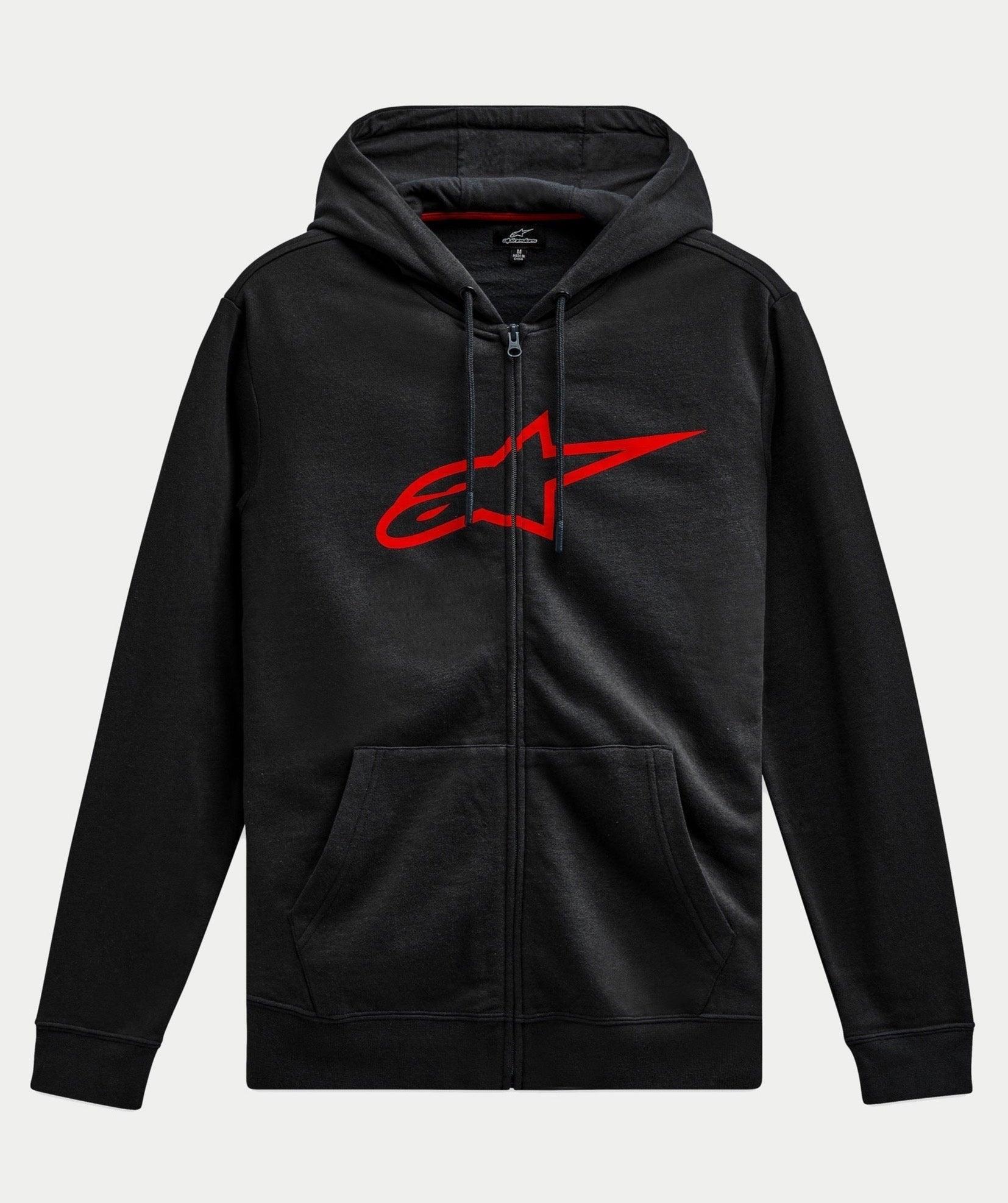 Alpinestars Ageless Zip V3 Hoodie, casual streetwear, zwart met groot rood Alpinestars-logo op de borst, volledige ritssluiting aan de voorzijde, capuchon met trekkoord, lange mouwen, geribbelde manchetten en zoom