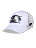 Alpinestars Flag Snapback Hat, casquette trucker blanche, couronne structurée avec visière courbée, panneaux arrière en maille filet blanche, patch frontal à rayures noires et blanches avec logo, couvre-chef décontracté inspiré du sport automobile