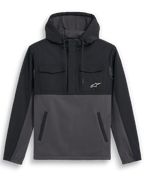 Alpinestars Juncture Hybrid Jas, Anorak hoodie, Black Gunmetal, ontwerp van gemengde materialen met ripstop-overlay op het juk en de capuchon, romp van canvas fleece, borstzakken met klep, onderste steekzakken, klein wit sterlogo, casual op de motorsport geïnspireerde jas