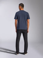 Alpinestars Blaze 2.0 CSF Tee, T-shirt met korte mouwen, donkerblauw, achteraanzicht, gedragen met een zwarte broek, casual motorsport streetwear