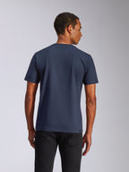 Alpinestars Ride 4.0 CSF Tee, Kurzarm-T-Shirt, Dunkelblau, Rückansicht an einem Model, lässige Motorsport-Streetwear