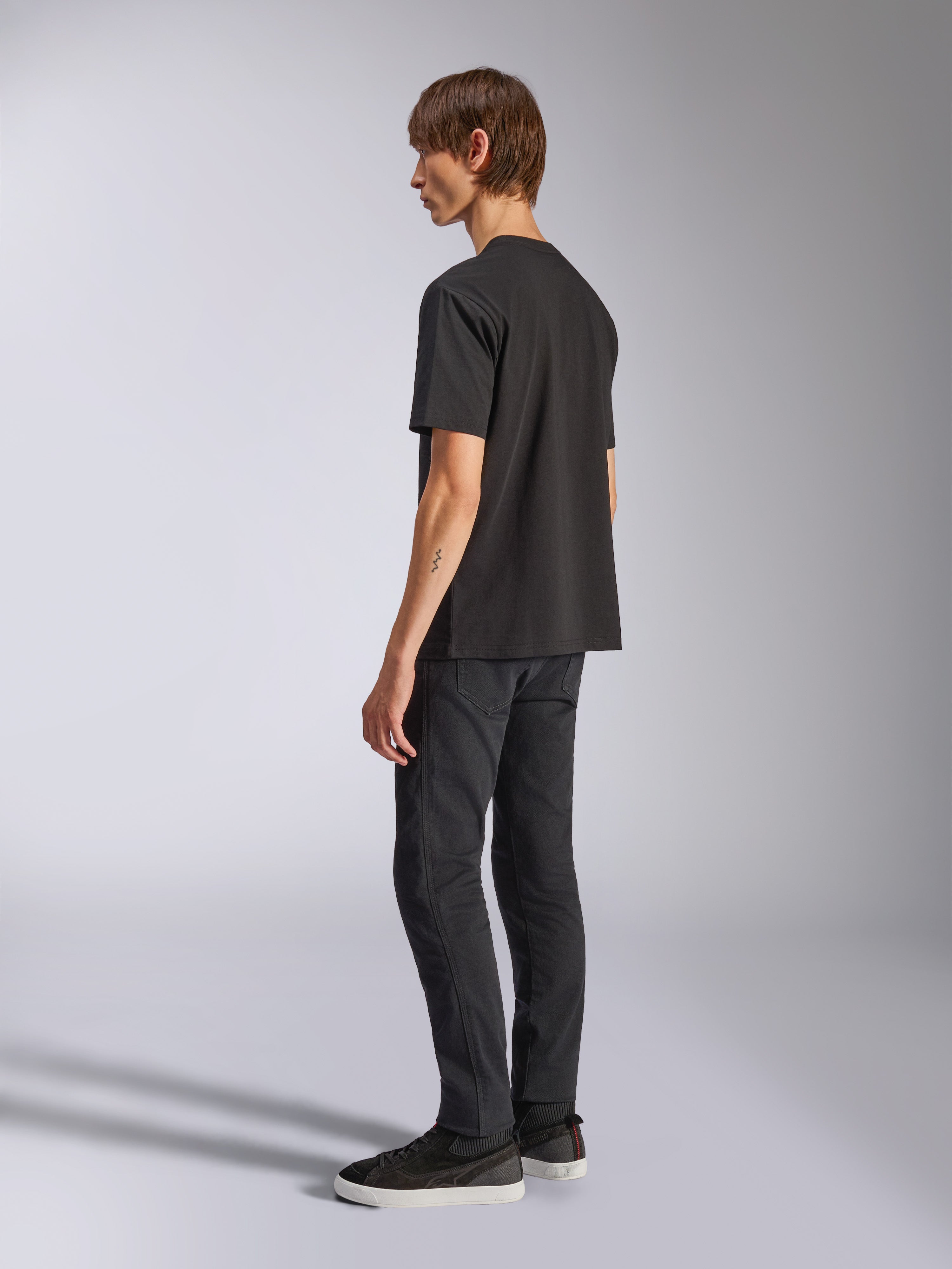 Alpinestars CSF Tee, t-shirt à manches courtes, noir, vue de profil arrière, vêtement streetwear de sport automobile décontracté