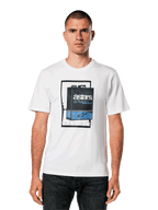 Alpinestars Galun CSF Tee, wit T-shirt met korte mouwen, blauwe en zwarte vintage graphic van een benzineblik met Astars-logo en Romeinse cijfers MCMLXIII, casual motorsport streetwear
