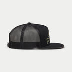 Alpinestars Ride 4.0 Camo Trucker Mütze, Schwarz, Seitenansicht mit atmungsaktivem Mesh-Rücken und flachem Schirm, Twill-Front mit Camo-Logo-Print, verstellbarer Snapback-Verschluss, lässige Motorsport-Kopfbedeckung