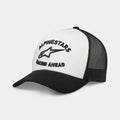 Casquette Alpinestars Triple Trucker, casquette trucker décontractée, blanc et noir, broderie noire en relief 3D avec logo étoile et texte « Racing Ahead », visière courbée avec arrière en maille, sportswear streetwear