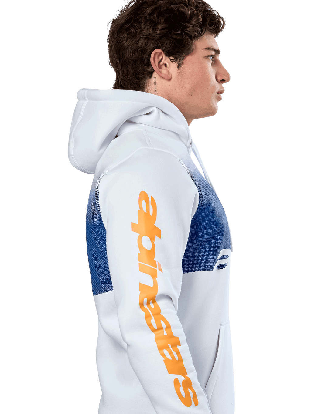 Alpinestars Specter Hoodie, casual streetwear, wit met blauwe verloopvervaging print, groot oranje Alpinestars woordmerk op de mouw, zijprofiel van een man die een pullover hoodie draagt