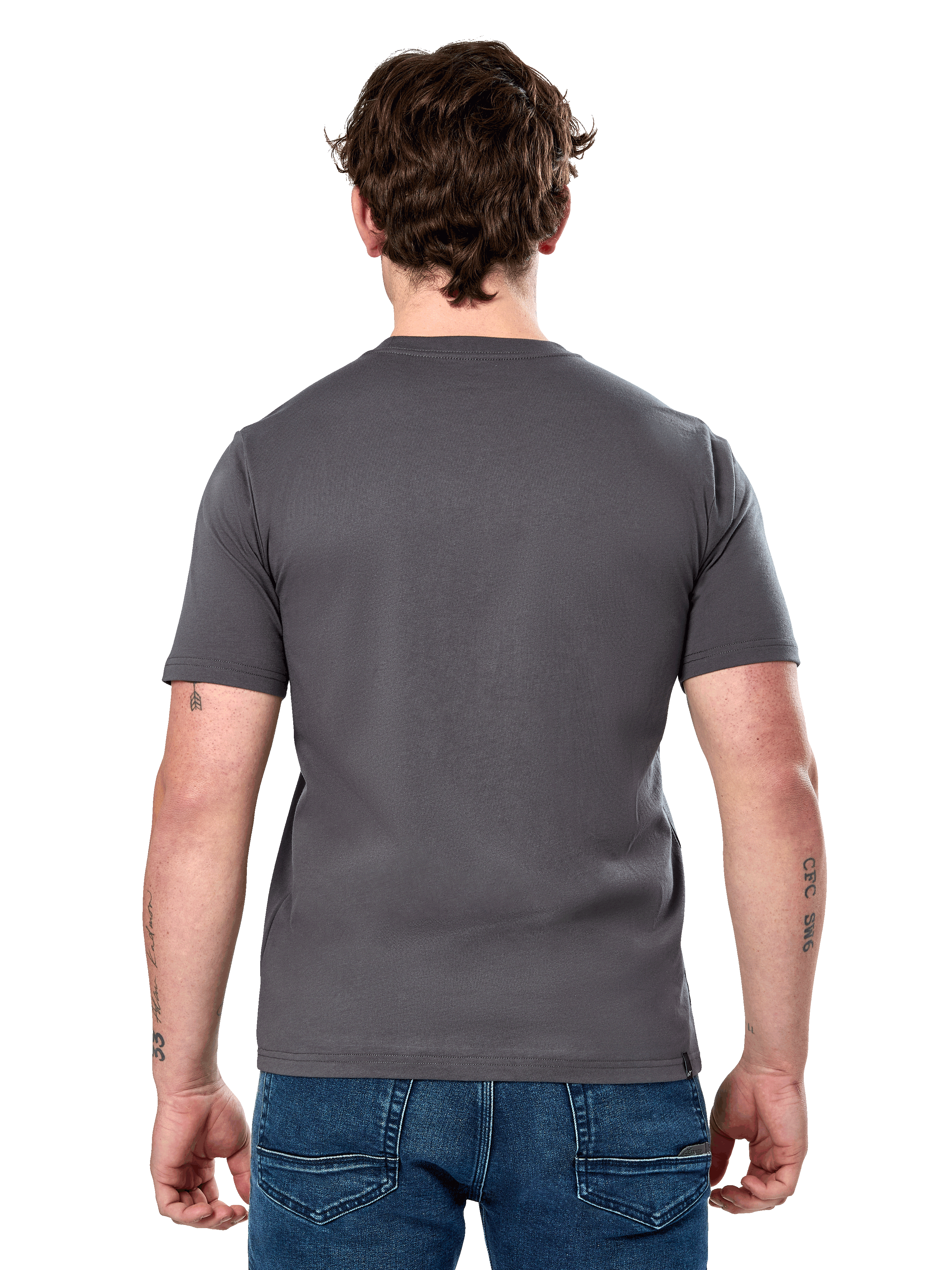 Alpinestars Cereal CSF Tee, T-shirt met korte mouwen, Charcoal, achteraanzicht, gedragen door model met blauwe jeans, casual motorsport-geïnspireerde streetwear