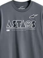 Alpinestars Cereal CSF Tee, T-shirt met korte mouwen, Charcoal, detailopname van de grafische print op de borst met wit geometrisch ASTARS-tekstlogo en PREMIUM RACEWEAR tagline, casual motorsport streetwear