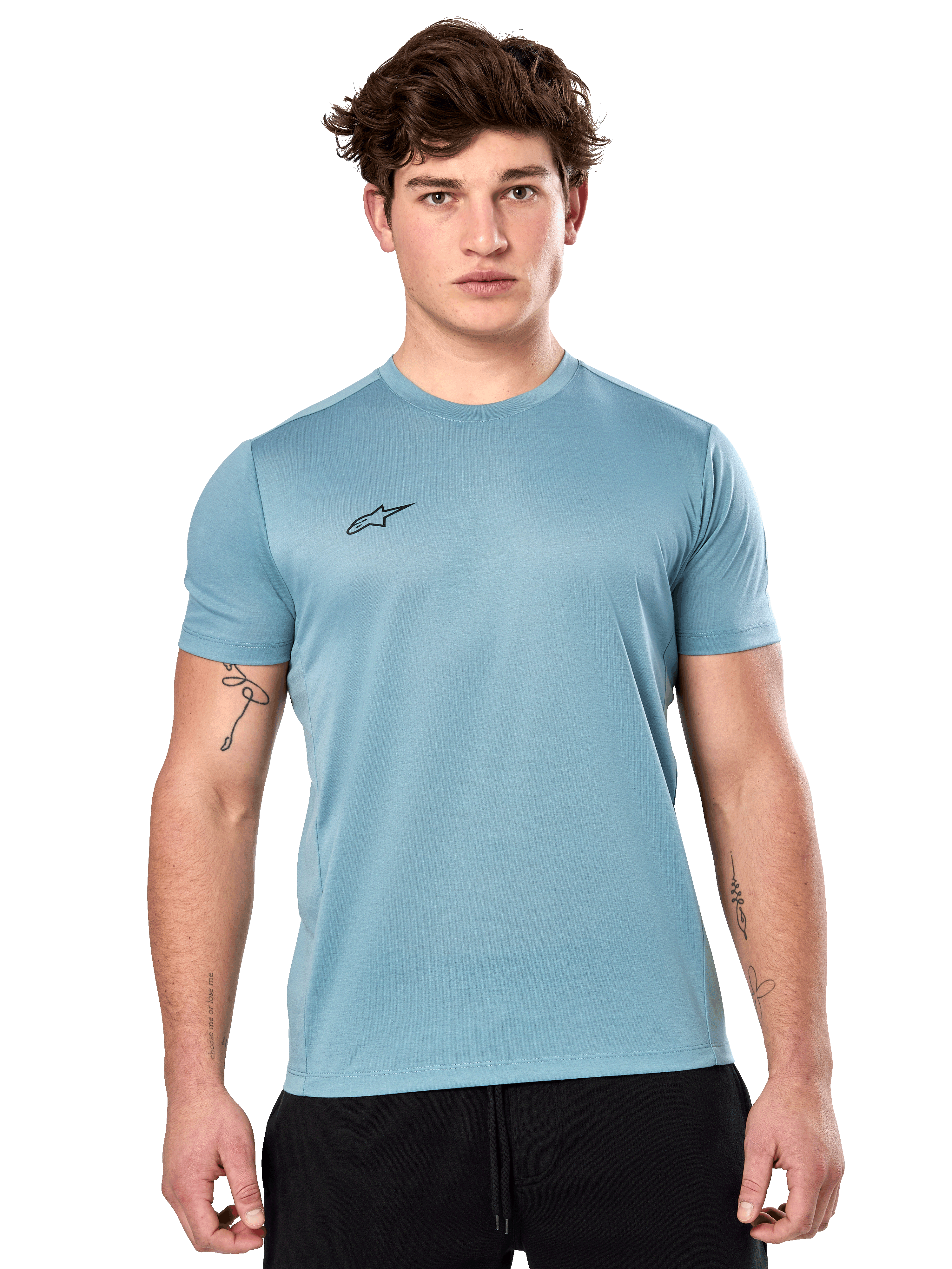 Alpinestars Point Performance Tee, T-shirt met korte mouwen, Ice Blue, voorzien van een klein zwart logo op de borst, gedragen door een model met een zwarte korte broek, casual performance sportkleding