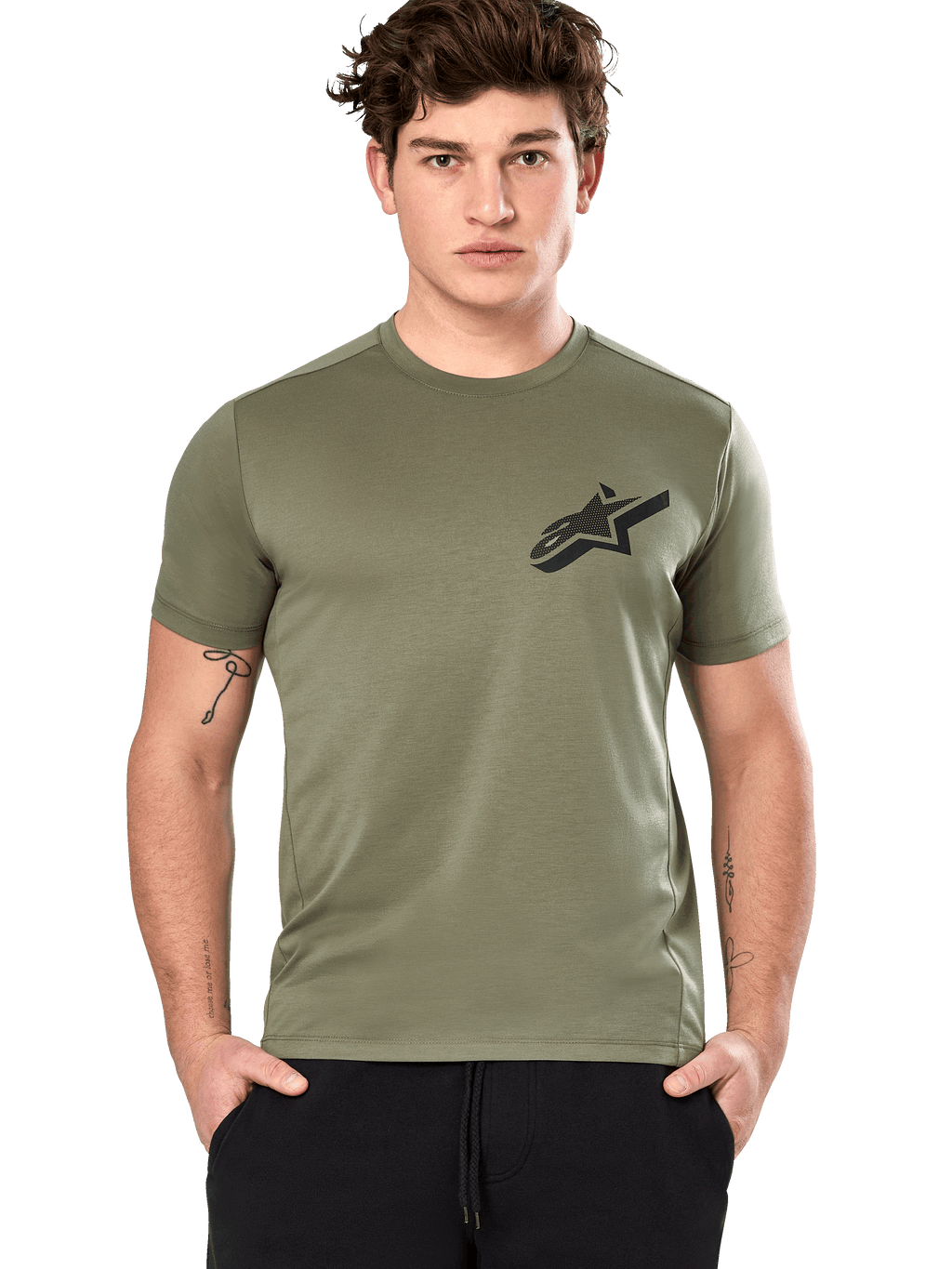 Alpinestars Attrition Performance Tee, T-shirt met korte mouwen, lichtgroen, zwart Astars-logo op de borst, vochtafvoerende stof, model draagt zwarte broek, casual sportkleding