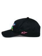 Alpinestars Vivid Pet, zwarte snapback baseballcap, zijprofiel met een roze geborduurd sterlogo en kleurrijke 3D-branding op de voorkant, gebogen klep, casual motorsport-geïnspireerde streetwear