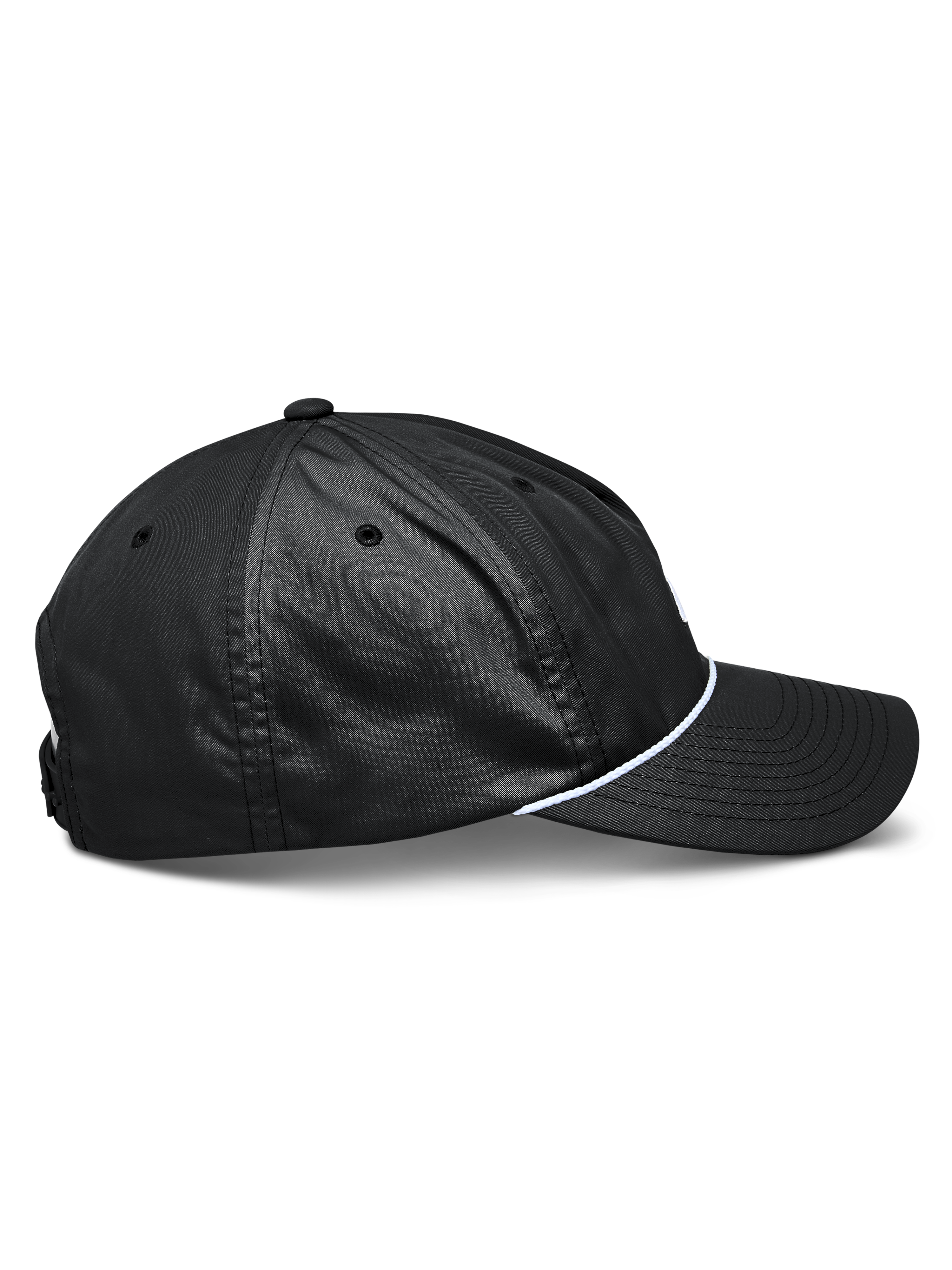 Casquette Tyler Alpinestars, casquette snapback noire vue de profil, visière courbée, garniture en corde tressée blanche, couronne basse non structurée, sergé de polyester recyclé, sportswear décontracté
