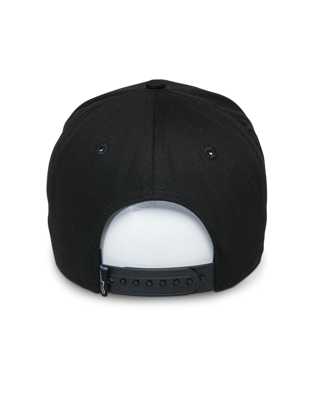 Alpinestars Committed pet, zwarte snapback pet, achteraanzicht met verstelbare snapback-sluiting en klein geweven label, gestructureerde kroon, casual motorsport-geïnspireerde pet