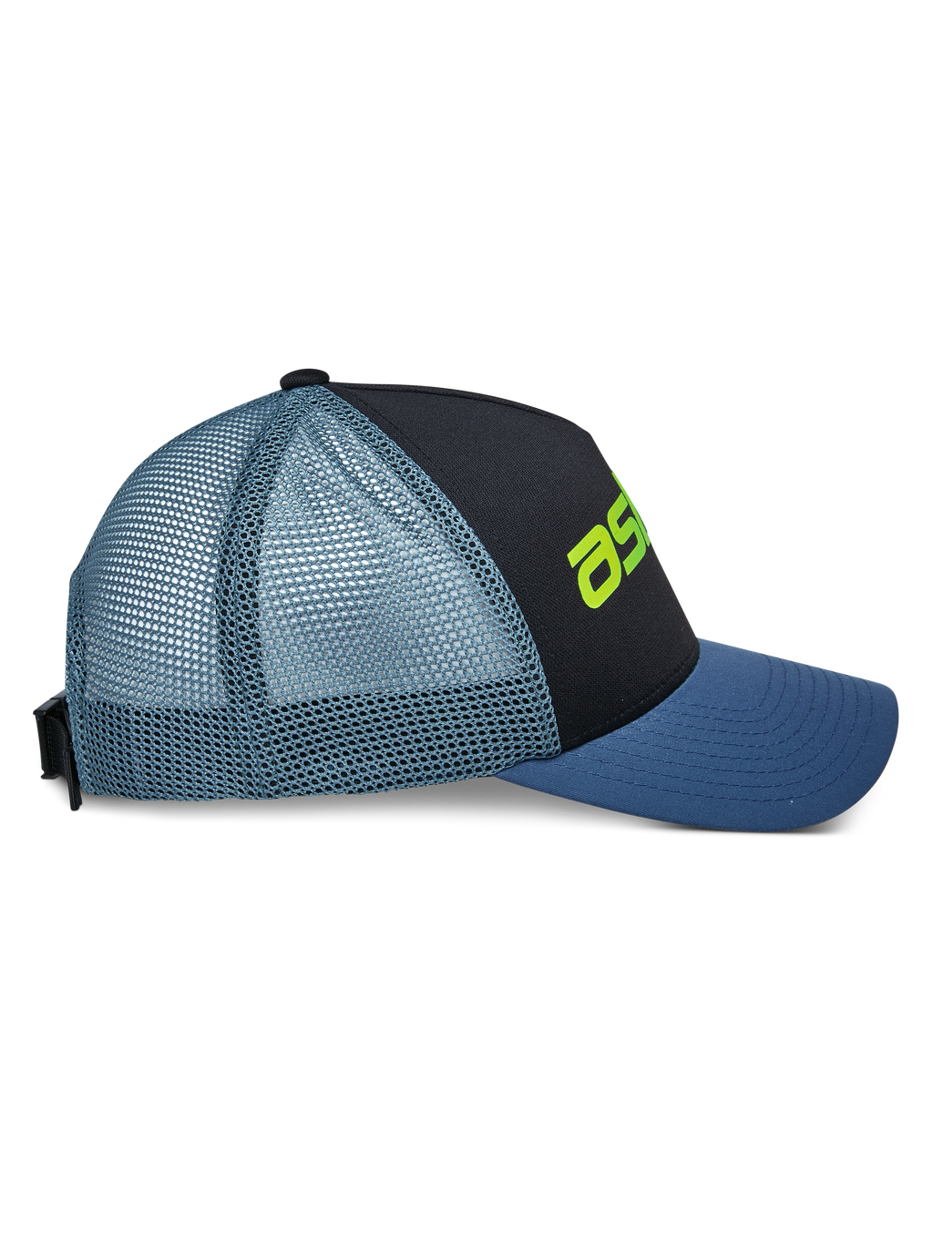 Alpinestars Vital Trucker pet, zijaanzicht, zwart voorpaneel met blauwe gebogen klep en lichtblauwe mesh achterzijde, limoengroen logo-detail, gestructureerde kroon, casual motorsport-geïnspireerde hoofdbedekking