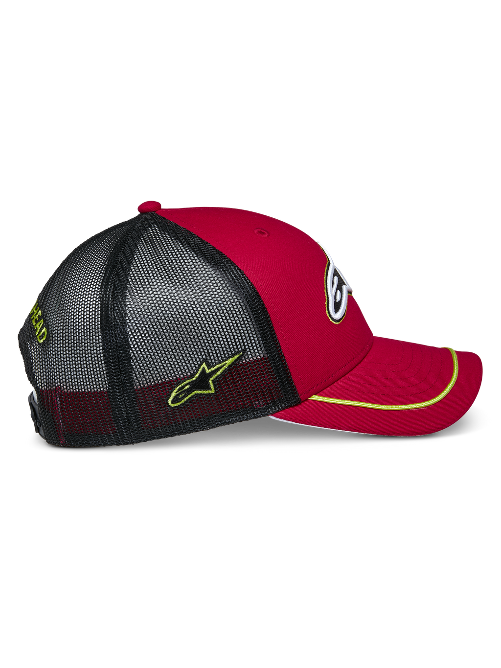 Alpinestars Exceed Trucker pet, rood en zwart met neongele accenten, met een gebogen klep voorzien van neongele sutache-afwerking, rode gestructureerde kroon en zwarte mesh achterkant met geborduurd logo aan de zijkant, casual motorsportstijl