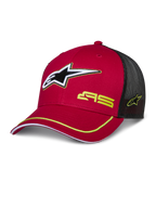Alpinestars Exceed Trucker Hat, rood en zwart, baseballcap met mesh achterkant, voorzien van 3D-sterlogo, gele AS-branding en gele accentbies op de gebogen klep.