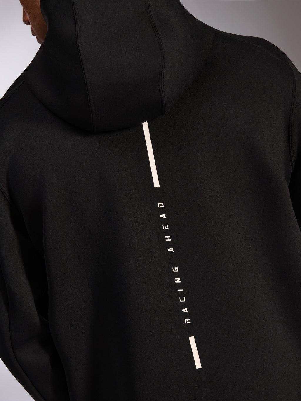 Alpinestars Insight Hoodie, casual sportswear hoodie, zwart, achteraanzicht met verticaal wit Racing Ahead streep-logo, gladde tri-blend double face fleece, modern op motorsport geïnspireerd design