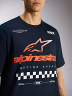 Alpinestars Aplomb Oversized CSF Tee, T-shirt met korte mouwen, donkerblauw, met groot oranje gestreept Astars-sterlogo en geblokte race-graphic, casual motorsport sportkleding