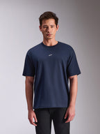 Alpinestars Focused Oversized CSF Tee, T-shirt met korte mouwen, donkerblauw, klein wit Astars-logo op de borst, casual door motorsport geïnspireerde streetwear