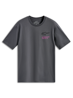 T-shirt Alpinestars Pop Helmet CSF, t-shirt à manches courtes, gris anthracite, logo Astars noir avec texte 'Alpinestars Protects' rose sur la poitrine, streetwear décontracté motorsport