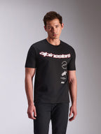 Alpinestars Abus CSF Tee, T-shirt met korte mouwen, zwart, wit Alpinestars gebogen logo met rode omlijning, gestapelde graphics aan de zijkant, casual motorsport streetwear