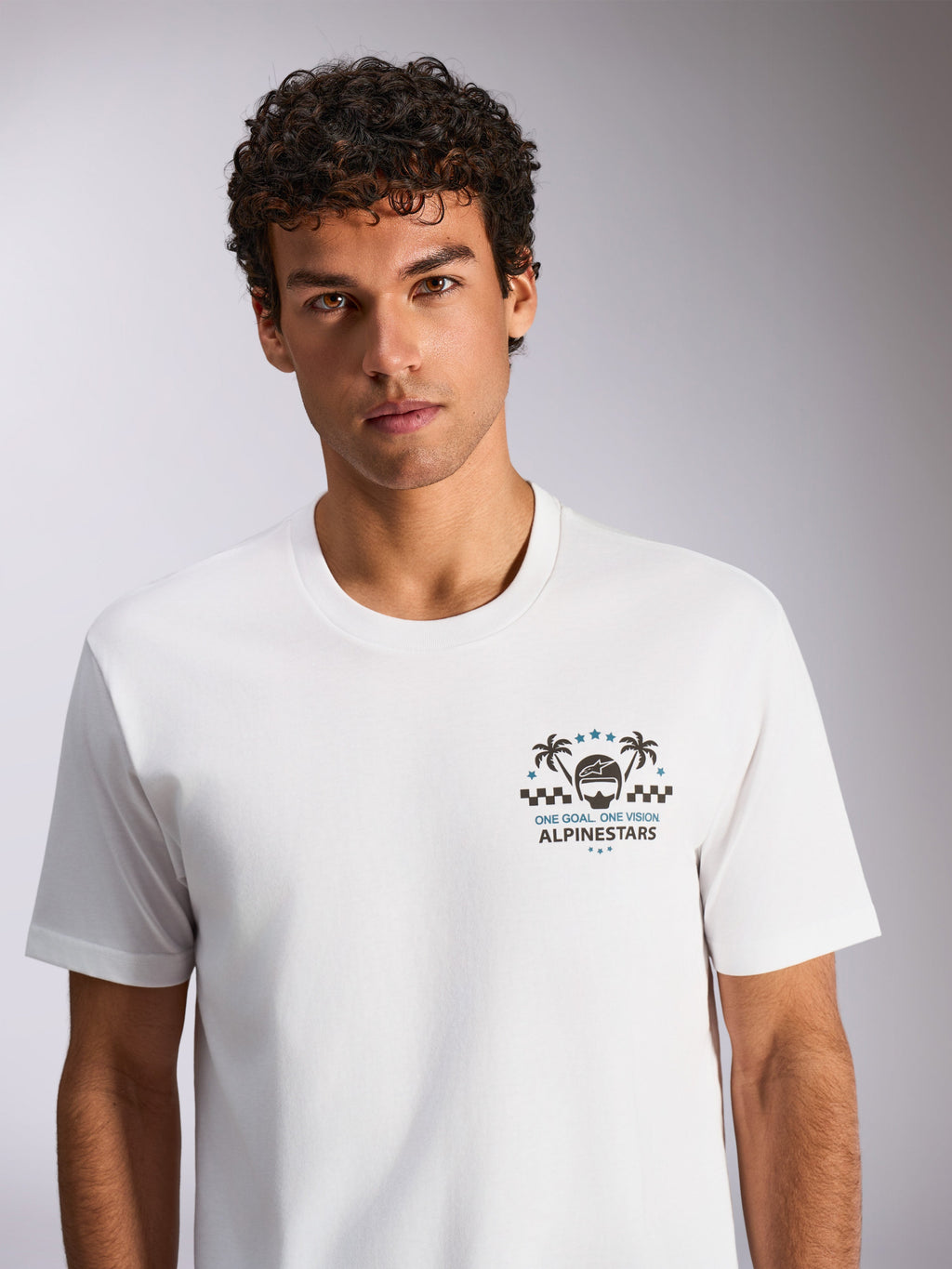 Alpinestars Order CSF T-shirt, T-shirt met korte mouwen, wit, grafische print met helm en palmbomen, tekst "One Goal. One Vision.", casual motorsport sportkleding
