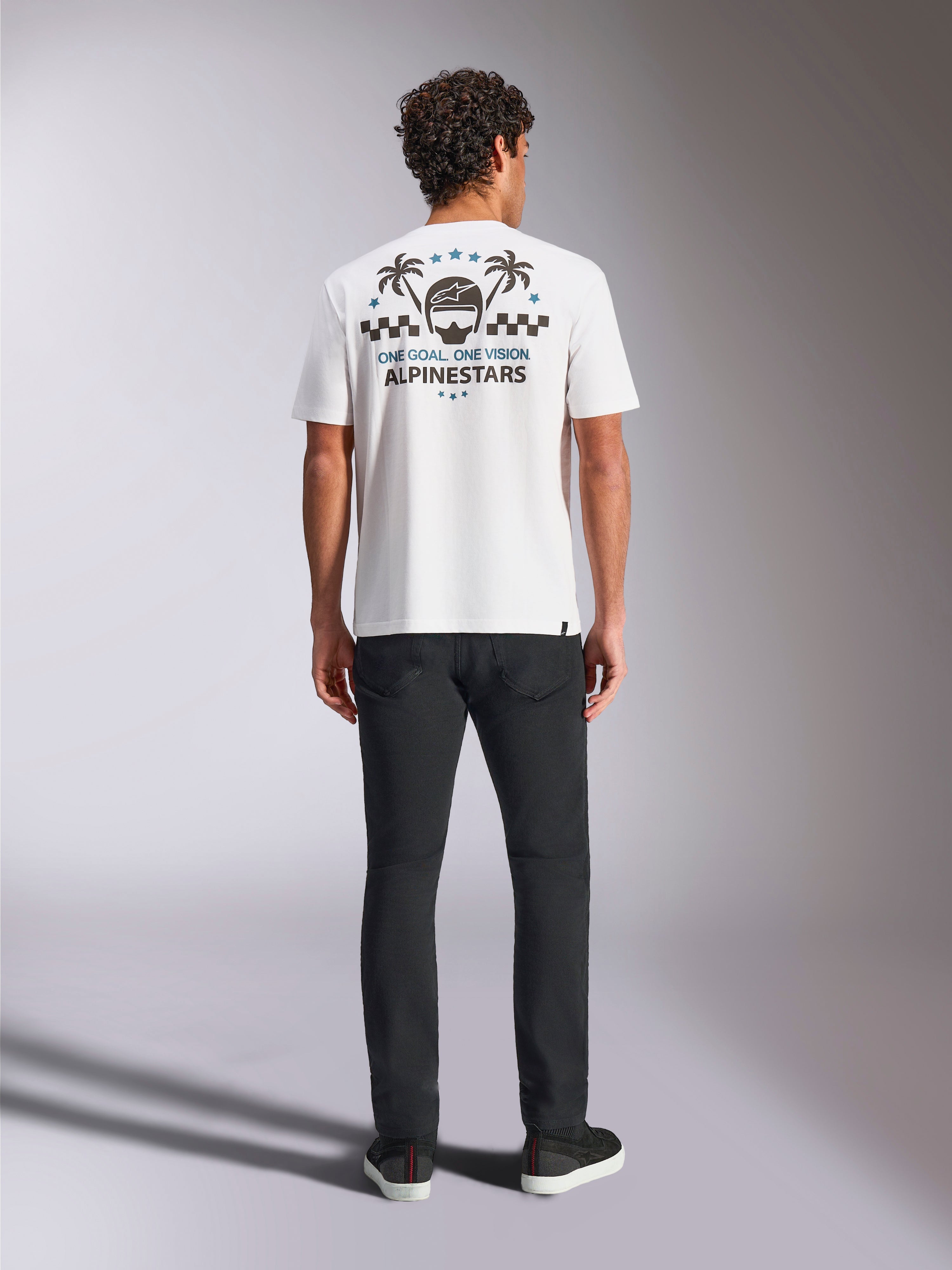Alpinestars Order CSF Tee, wit T-shirt met korte mouwen, achteraanzicht met grafische print van helm en palmbomen, geblokt patroon en Alpinestars-branding, casual motorsport sportkleding