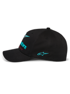 Alpinestars Instinct pet, zwarte baseballcap, zijprofiel met teal geborduurd Astars-logo op de zijkant en branding met kleurverloop aan de voorkant, gebogen klep, gestructureerde kroon, casual motorsport streetwear