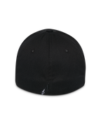 Casquette Alpinestars Surpass, noire, vue arrière d'une casquette à visière incurvée avec couronne structurée, modèle flexible, petit logo Astars blanc sur l'étiquette arrière, couvre-chef sportswear décontracté