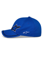 Alpinestars Corp Shift Relay pet, blauw, zijaanzicht, gebogen klep met zwarte sutache-afwerking en witte sandwich-rand, voorzien van groot 3D Astars-logo op de voorkant en kleiner wit logo aan de zijkant, casual sportswear pet
