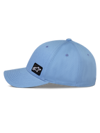 Alpinestars Pivot pet, blauw, baseballpet met gebogen klep, zijaanzicht met gestructureerde kroon en keperstof, kleine zwarte geborduurde Astars-logo patch, casual motorsport-geïnspireerde sportkleding