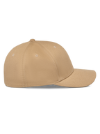 Alpinestars Pivot pet, casual baseballcap, zandkleurig khaki, zijaanzicht met een gebogen klep en gestructureerde kroon, duurzame keperstof, minimalistisch sportief ontwerp