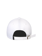Alpinestars Calipalm Strapback pet, wit, achteraanzicht met verstelbare strapback-sluiting en metalen gesp, witte katoenen keperstof, klein zwart geweven logo-label, casual sportswear ontwerp