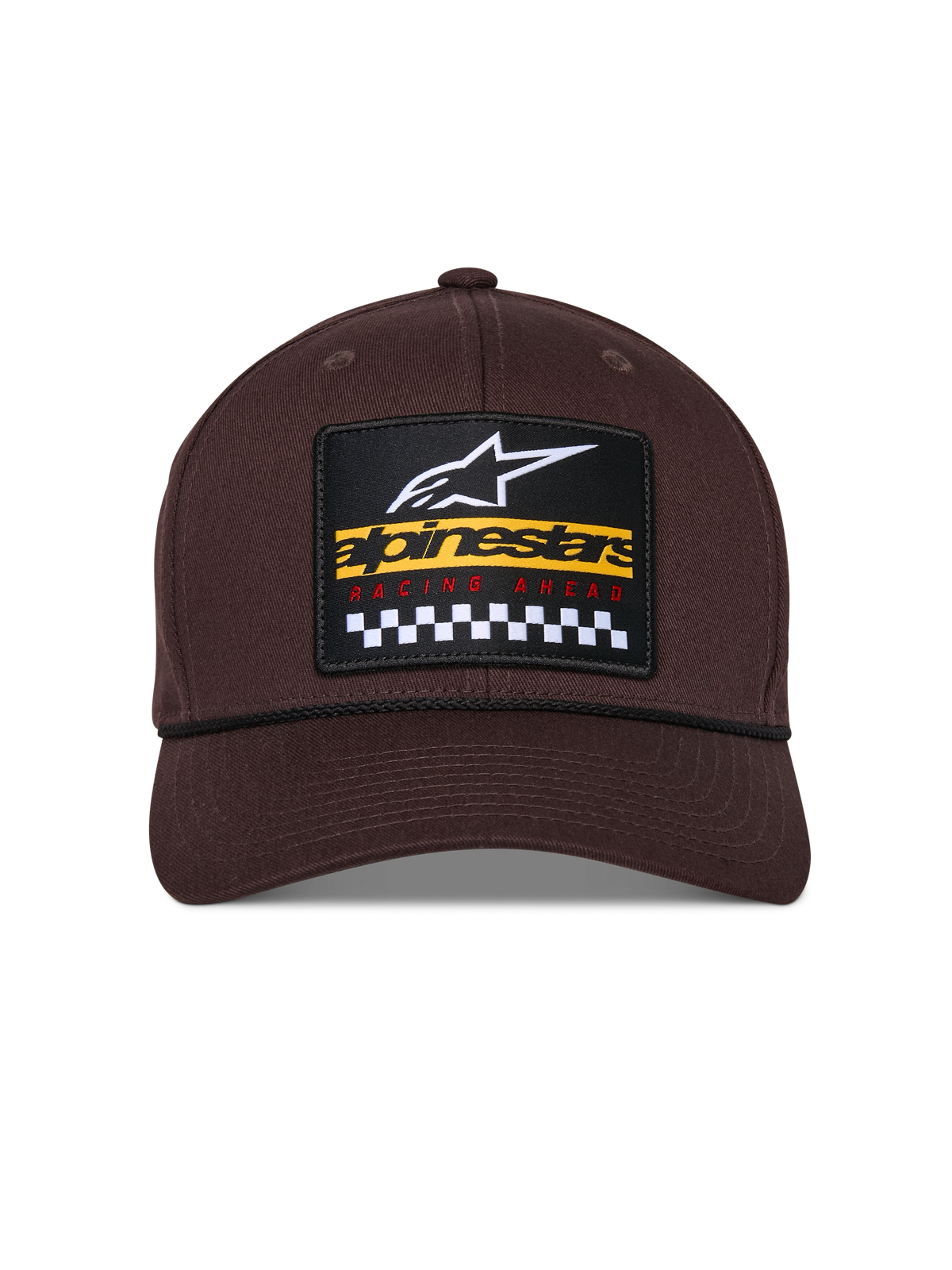 Alpinestars Matrix Snapback pet, bruin, vooraanzicht met gestructureerde kroon en gebogen klep, meerkleurige geborduurde patch met Alpinestars-branding en geblokt racemotief, zwart koorddetail, casual motorsport-stijl