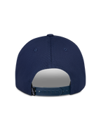 Alpinestars Trifecta Snapback-pet, marineblauw, achteraanzicht met verstelbare snapback-sluiting, klein zwart logo-label, duurzame katoenen keperstof, casual motorsport streetwear