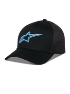 Alpinestars Ageless Shadow Trucker Pet, zwart met blauw en zilver 3D-geborduurd sterlogo, voorzien van een gebogen klep en ademende mesh achterpanelen, casual motorsport-geïnspireerde hoofdbedekking