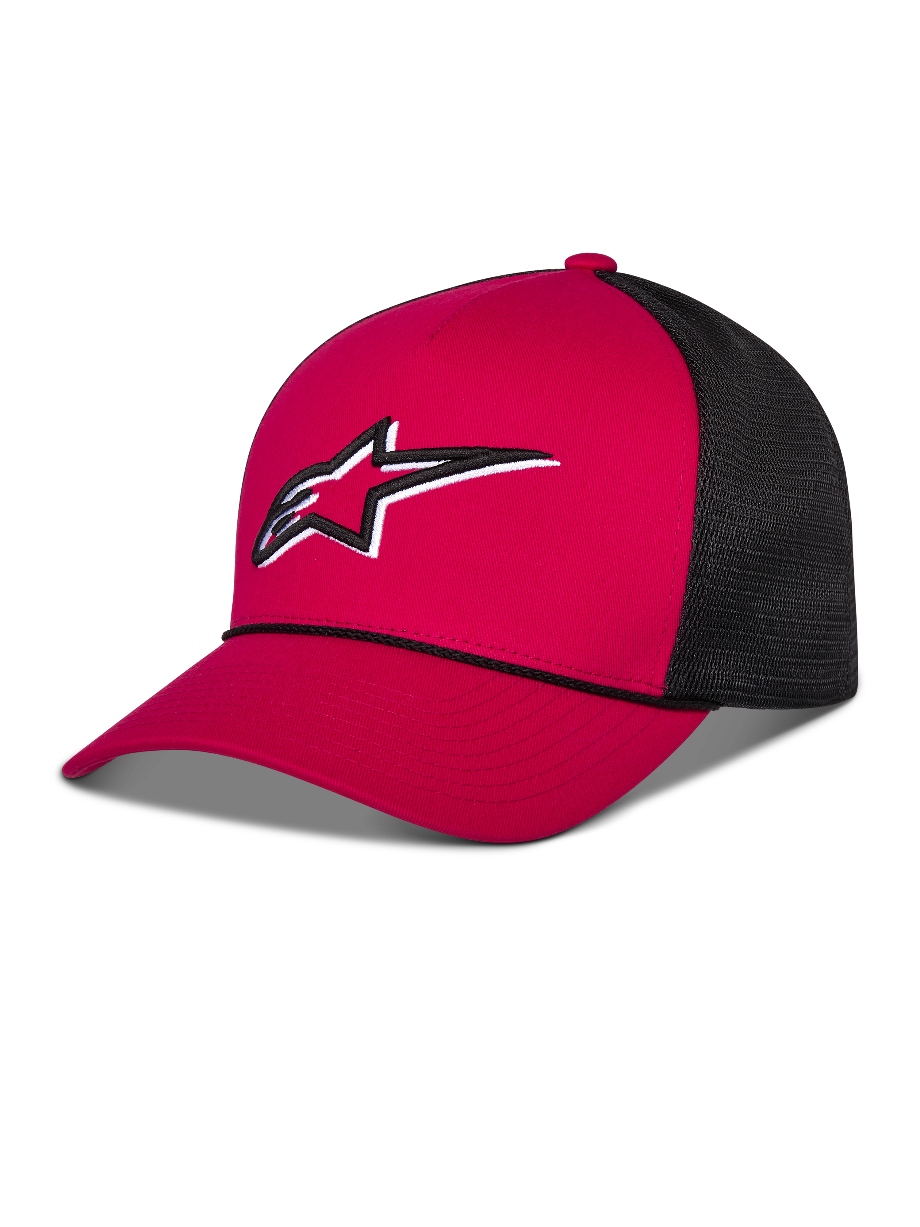 Casquette Trucker Alpinestars Ageless Shadow, rouge et noire, dotée d'une couronne structurée rouge et d'une visière incurvée avec des panneaux arrière en maille noire, logo Astars brodé en blanc et noir sur le devant, couvre-chef décontracté inspiré du sport automobile