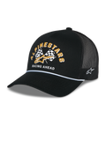 Casquette Trucker Finisher Alpinestars, casquette trucker noire avec arrière en maille respirante, visière courbée avec détail de cordelette blanche, graphique à l'avant avec lettrage Alpinestars jaune et drapeaux à damier, logo étoile brodé sur le côté, accessoire décontracté inspiré du sport automobile