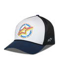 Alpinestars Aorbit Trucker pet, wit, navy en zwart, gebogen navy klep met wit voorpaneel en zwarte mesh achterzijde, grafische print op de voorzijde met Always Fast Made to Last tekst en geel Astars-logo, geborduurd logo aan de zijkant, casual motorsport-geïnspireerde hoofdbedekking