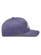 Alpinestars Ageless Snapback, casquette sportswear violette à visière incurvée, couronne structurée et logo Astars brodé.