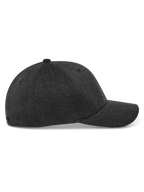 Alpinestars Corp Shift Multi pet, zijaanzicht, donkergrijs gemêleerd, gestructureerde kroon met gebogen klep, stretch twill materiaal, casual motorsport-geïnspireerde hoofdbedekking