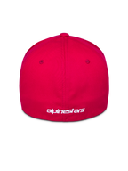 Alpinestars Corp Shift Multi pet, rood, achteraanzicht met wit geborduurd logo, flex-back design, casual motorsport-geïnspireerde sportkleding